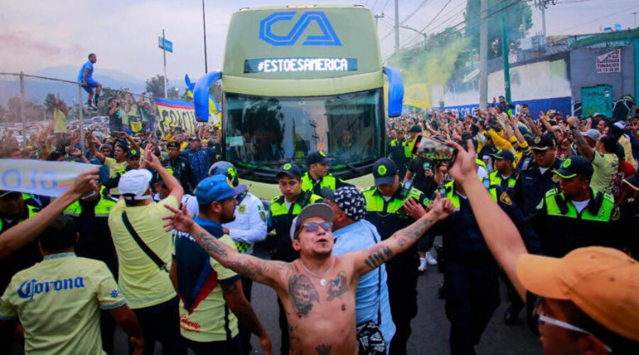 Furiosa golpiza de aficionados de América a jóvenes de Toluca